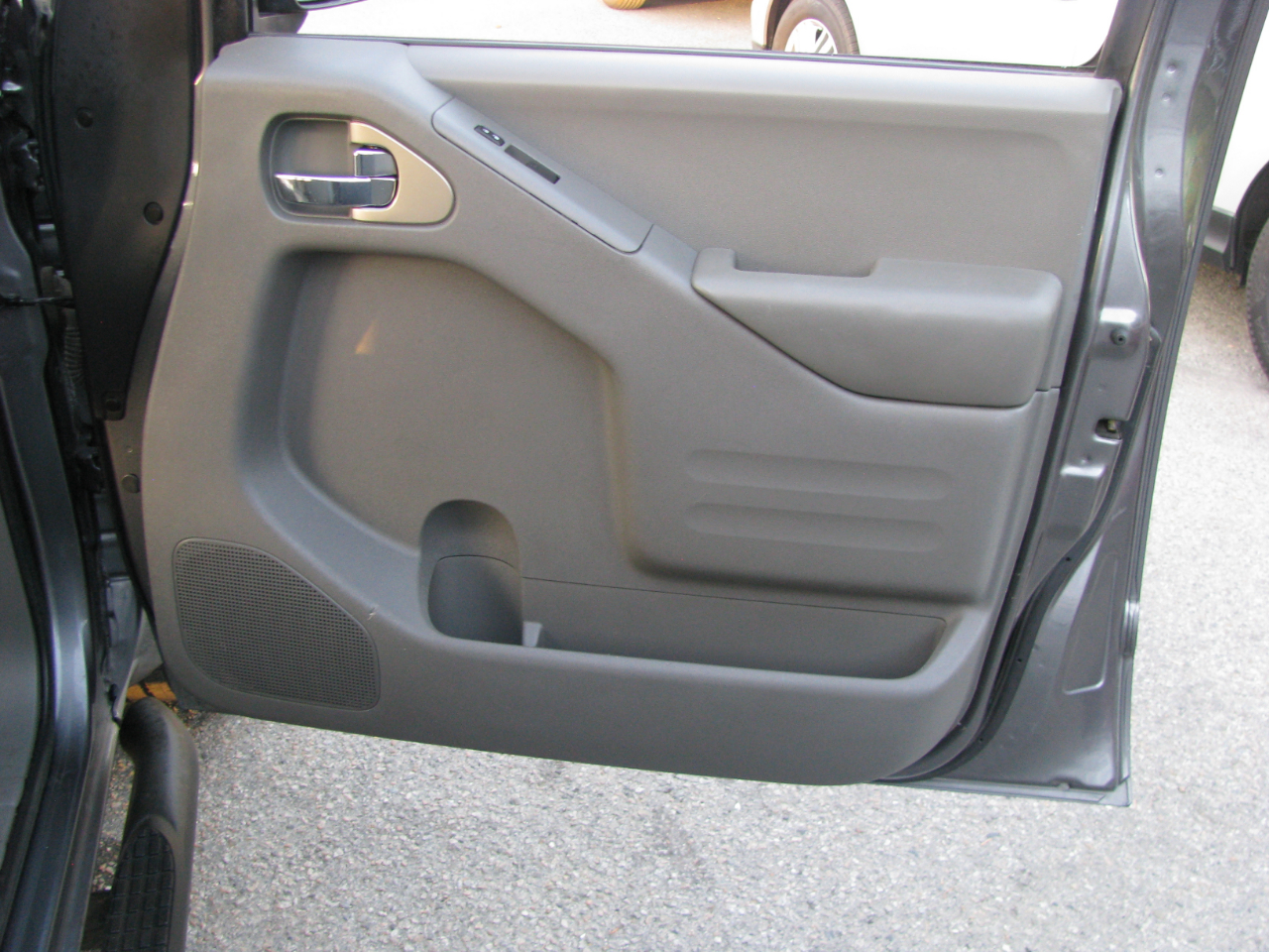 Nissan Frontier 2WD Crew Cab SWB Auto SV 2016