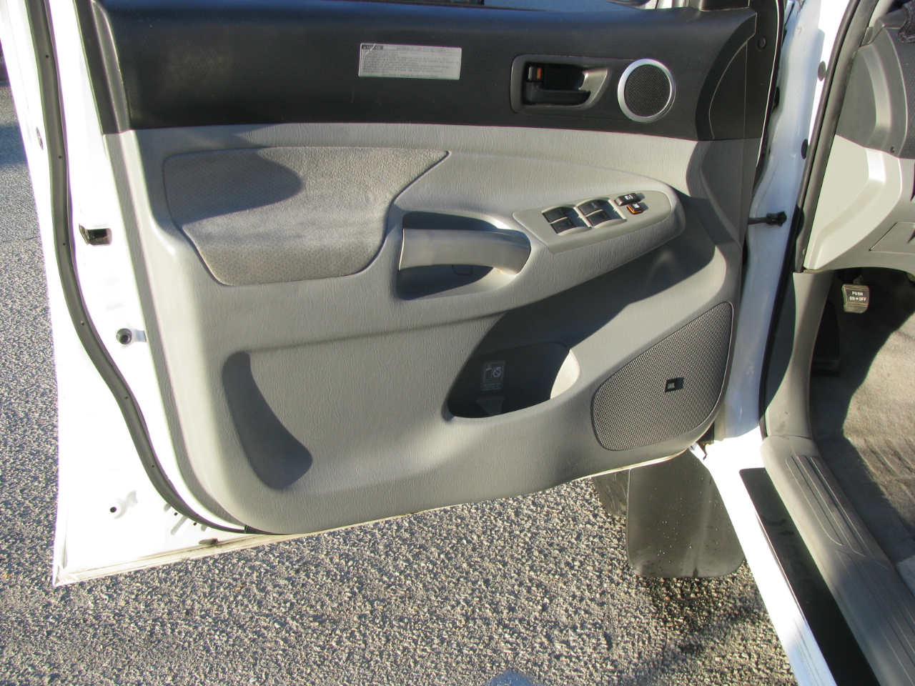 Toyota Tacoma 4WD Double V6 AT (Natl) 2010