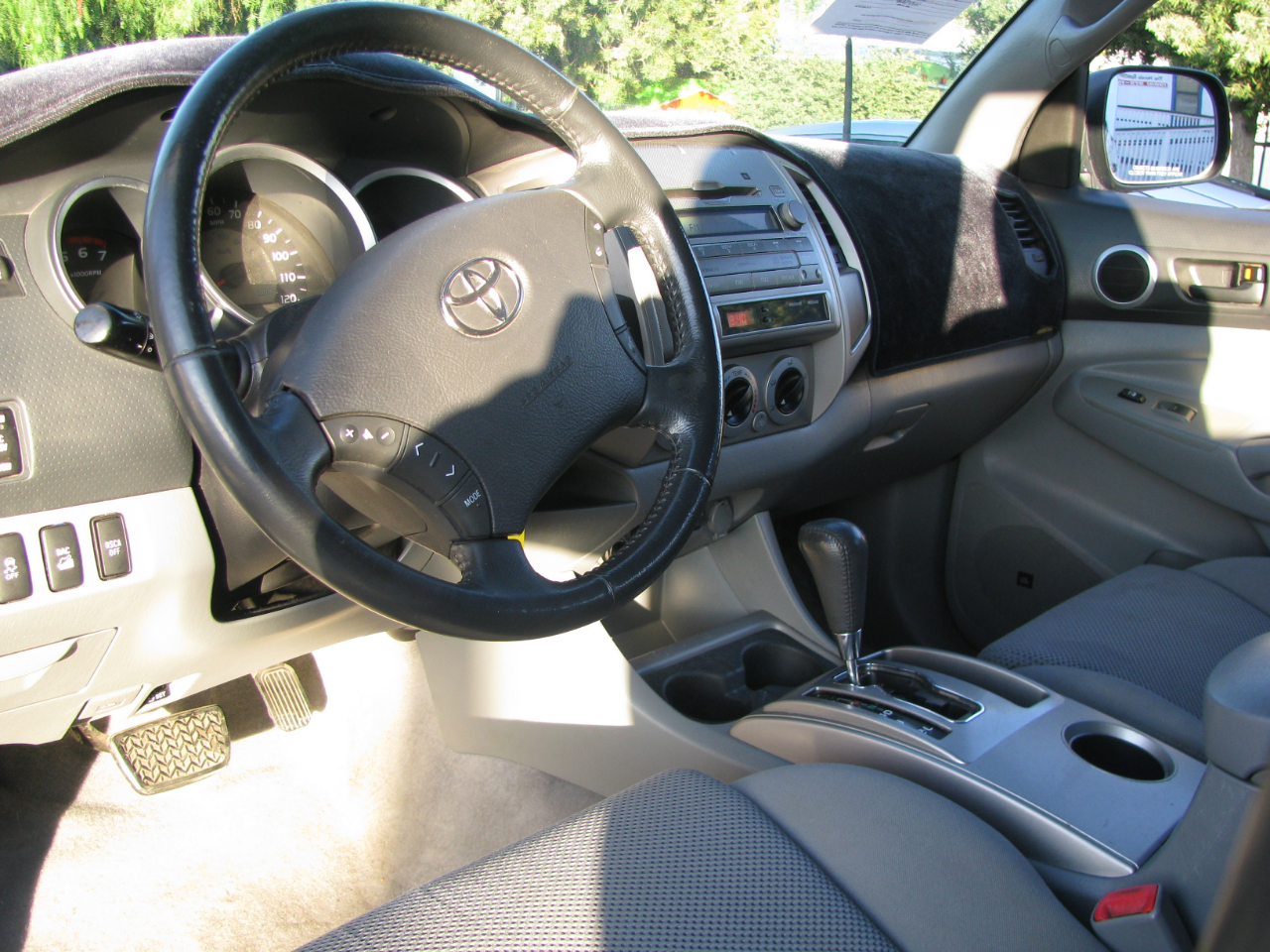 Toyota Tacoma 4WD Double V6 AT (Natl) 2010