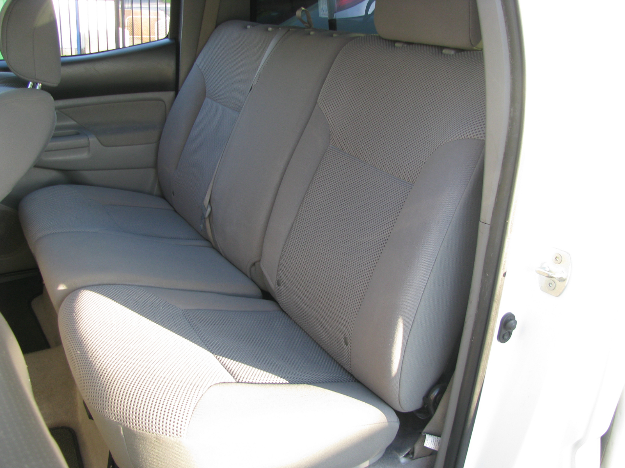 Toyota Tacoma 4WD Double V6 AT (Natl) 2010