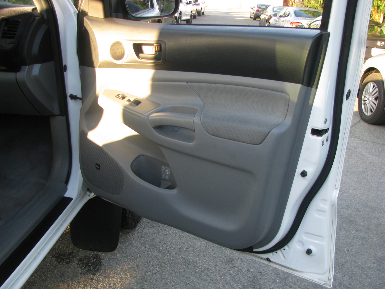 Toyota Tacoma 4WD Double V6 AT (Natl) 2010