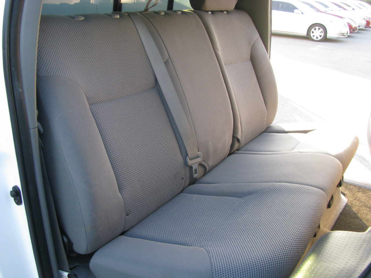 Toyota Tacoma 4WD Double V6 AT (Natl) 2010