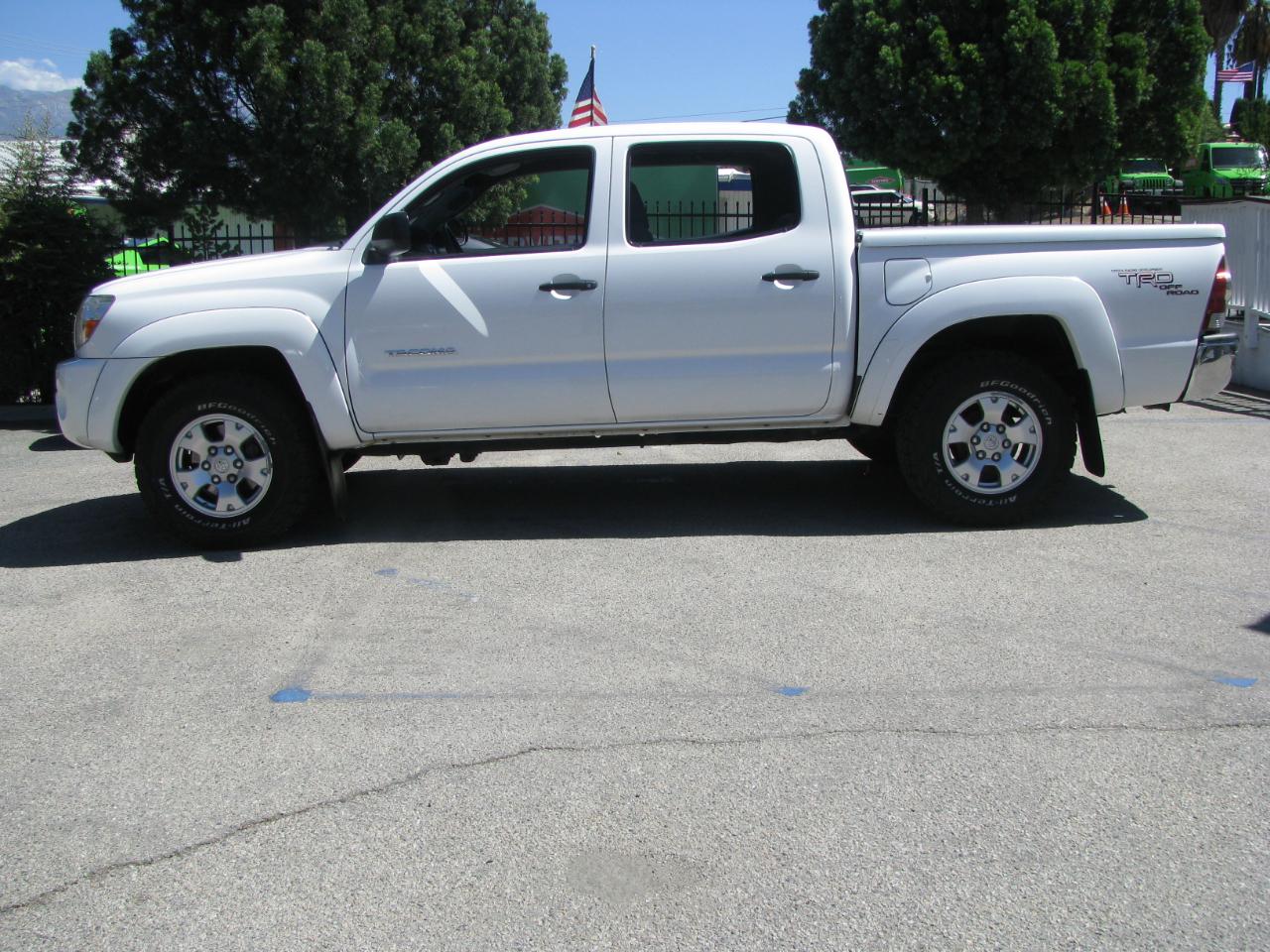 Toyota Tacoma 4WD Double V6 AT (Natl) 2010