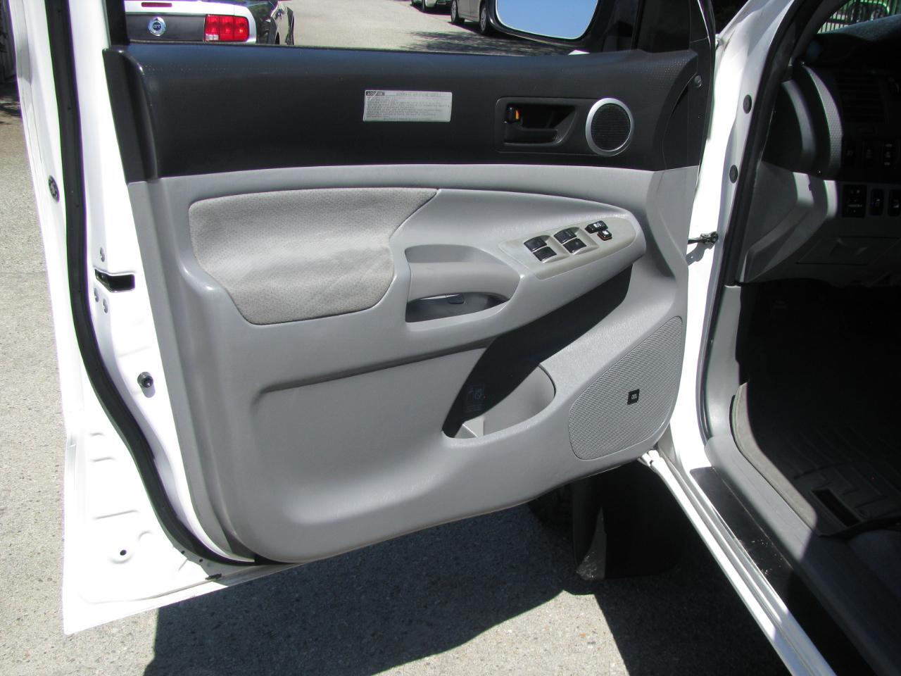 Toyota Tacoma 4WD Double V6 AT (Natl) 2010