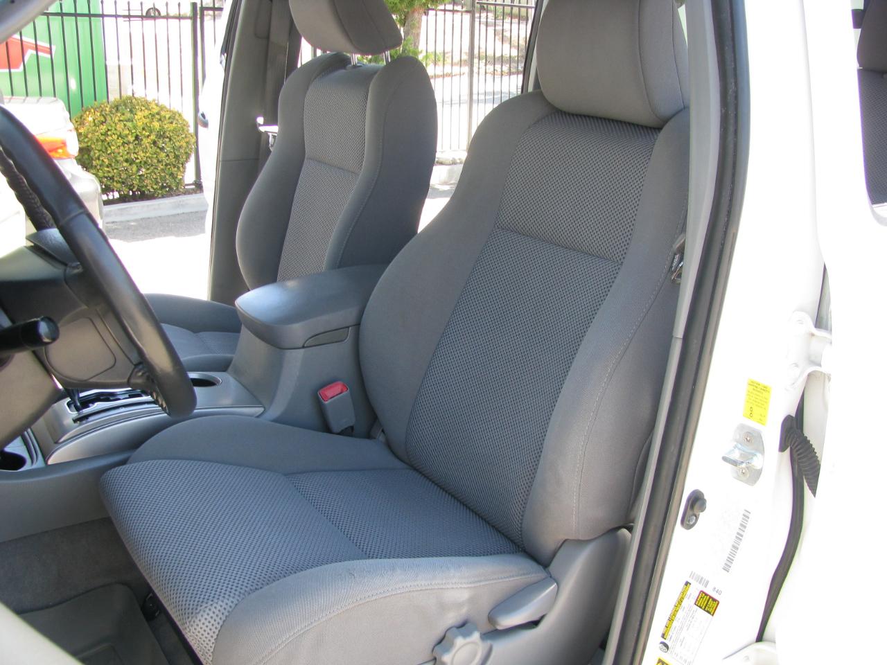 Toyota Tacoma 4WD Double V6 AT (Natl) 2010