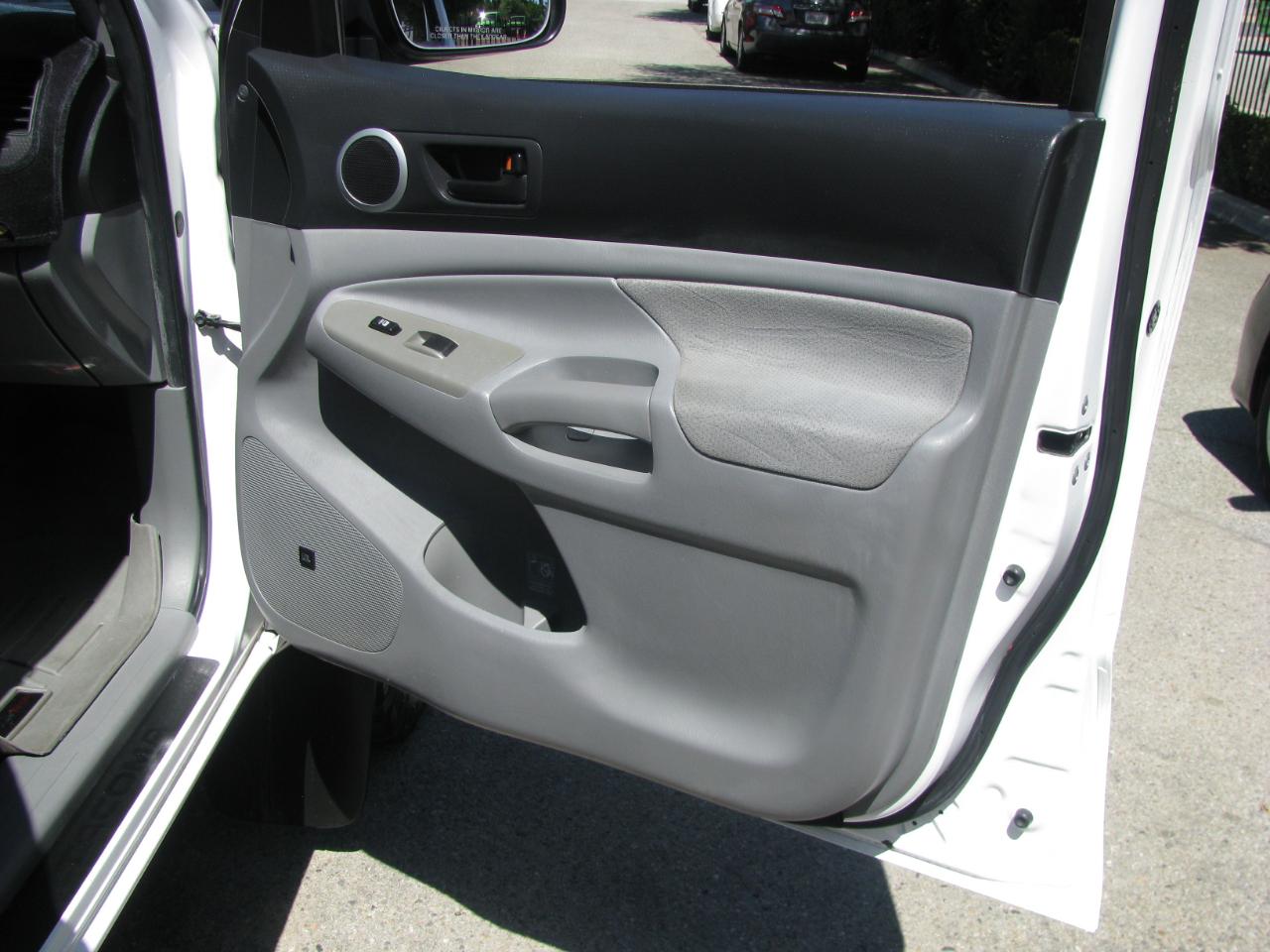 Toyota Tacoma 4WD Double V6 AT (Natl) 2010