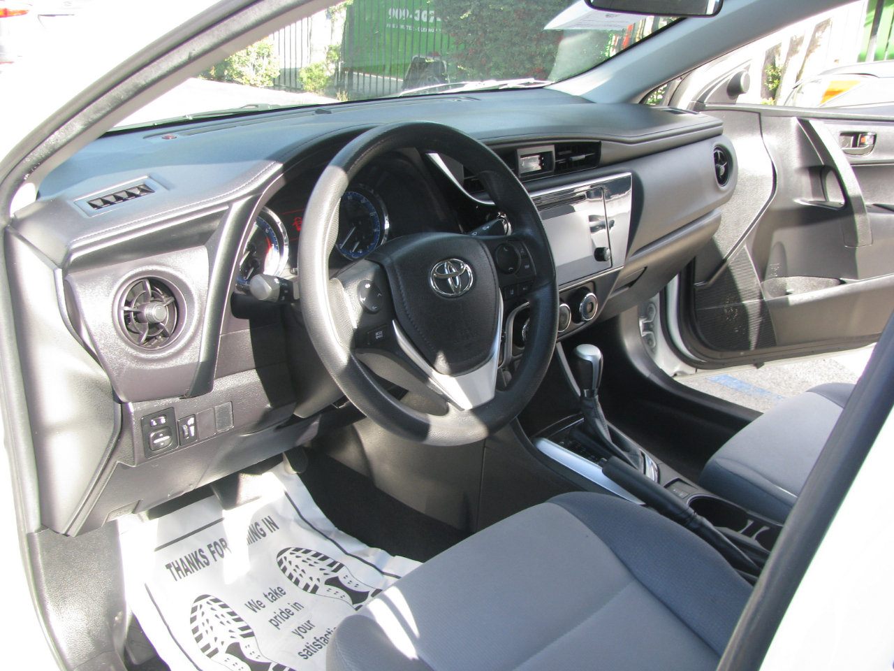 Toyota Corolla LE CVT (Natl) 2017