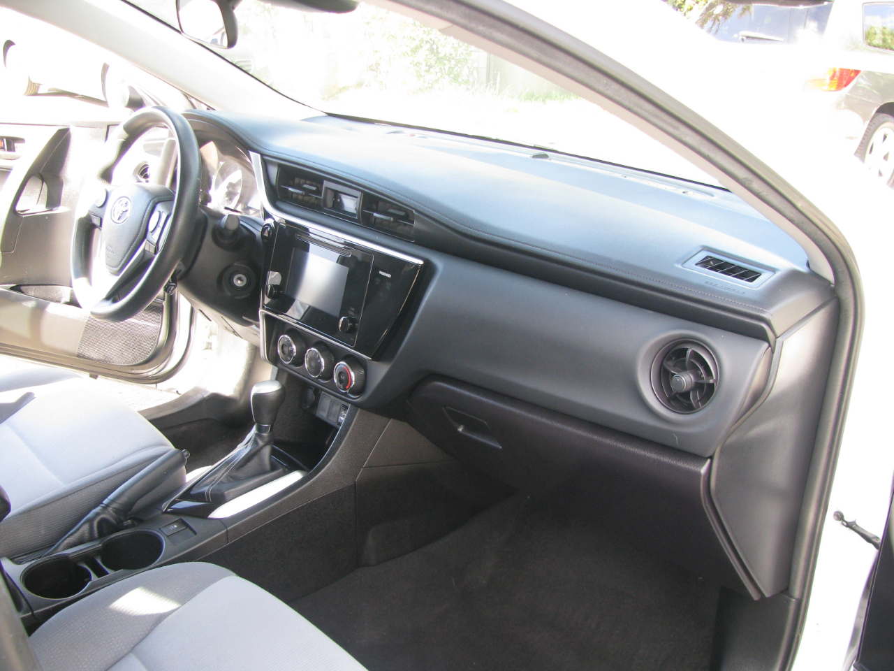 Toyota Corolla LE CVT (Natl) 2017