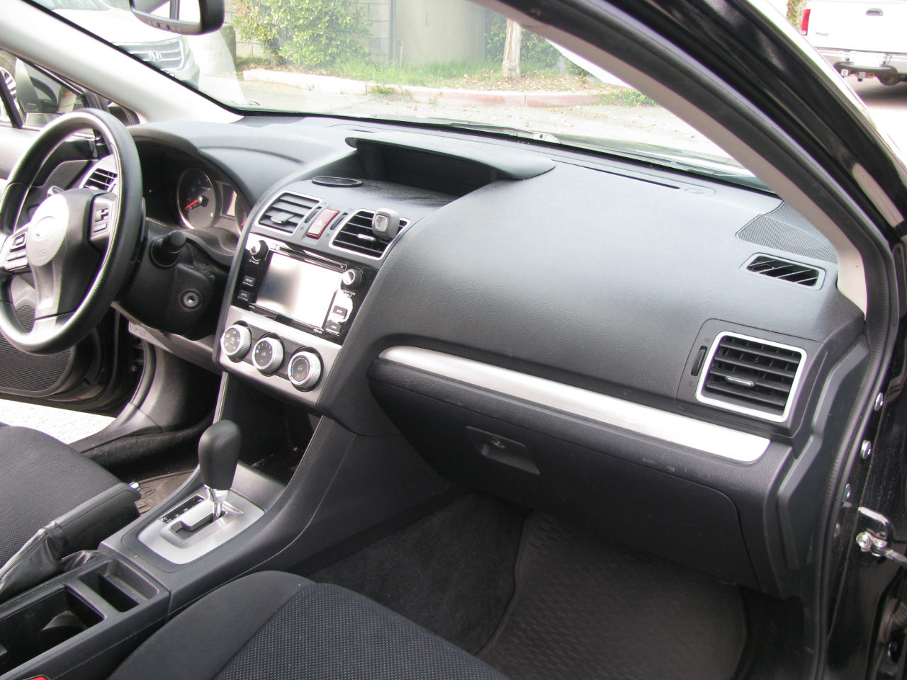 Subaru Impreza Sedan 4dr CVT 2.0i Premium 2016