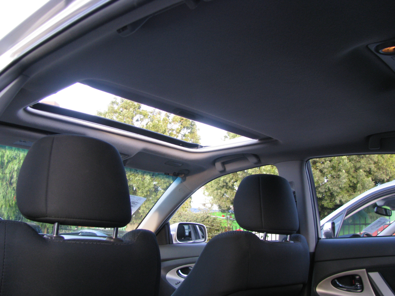 Toyota Camry 4dr Sdn I4 Man (Natl) 2010