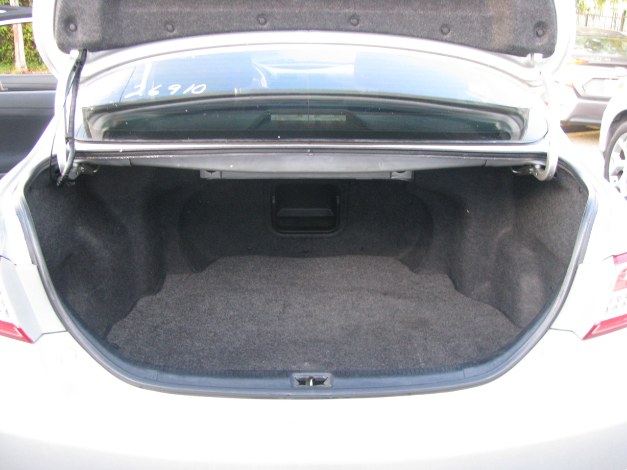 Toyota Camry 4dr Sdn I4 Man (Natl) 2010