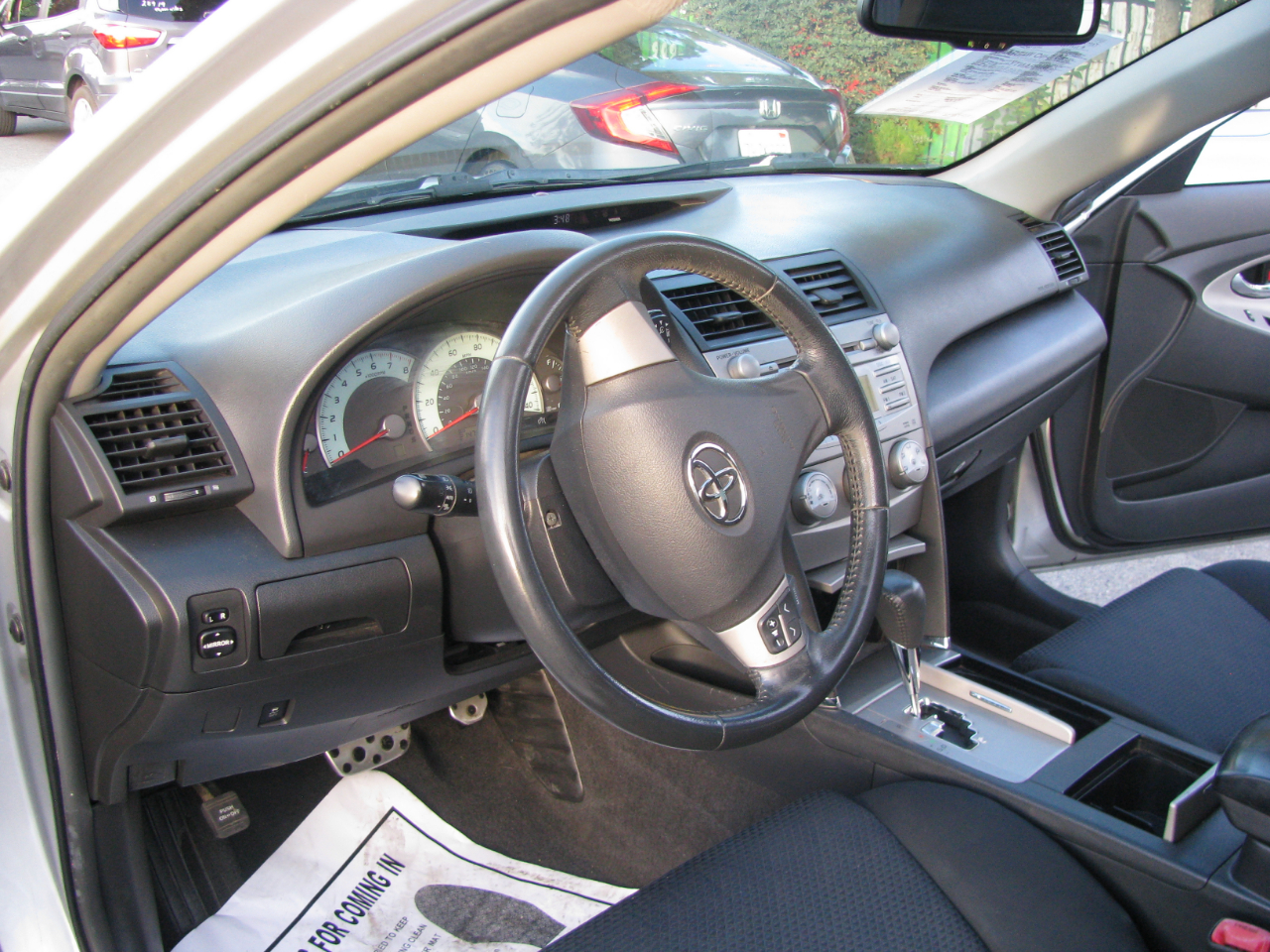 Toyota Camry 4dr Sdn I4 Man (Natl) 2010