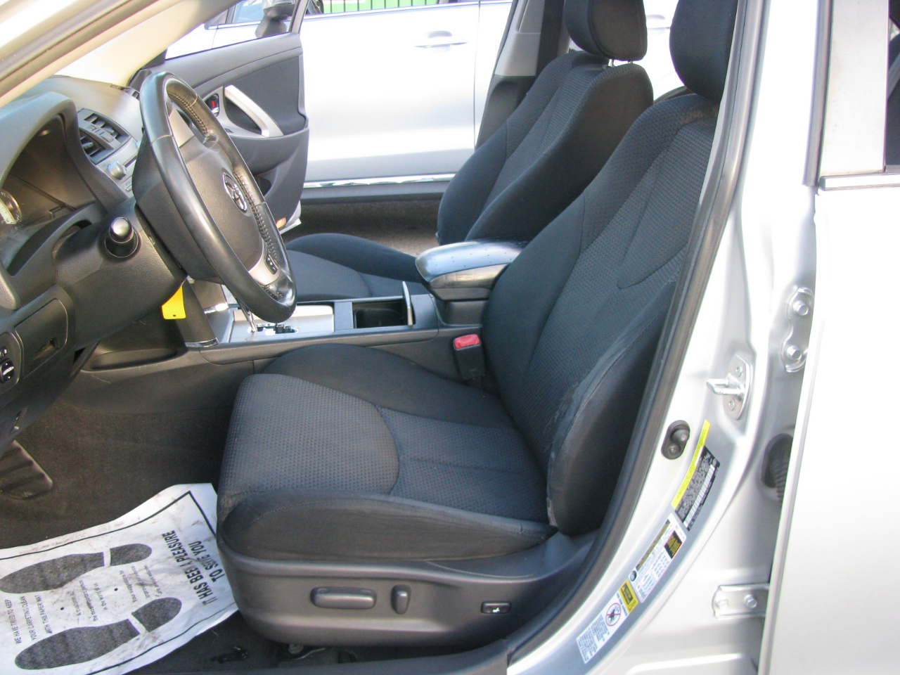 Toyota Camry 4dr Sdn I4 Man (Natl) 2010