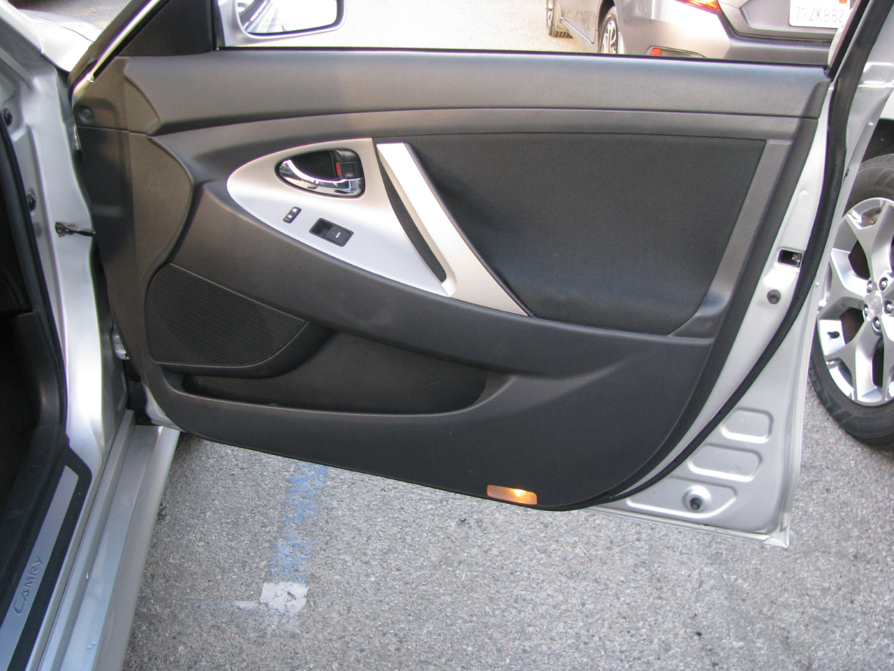 Toyota Camry 4dr Sdn I4 Man (Natl) 2010