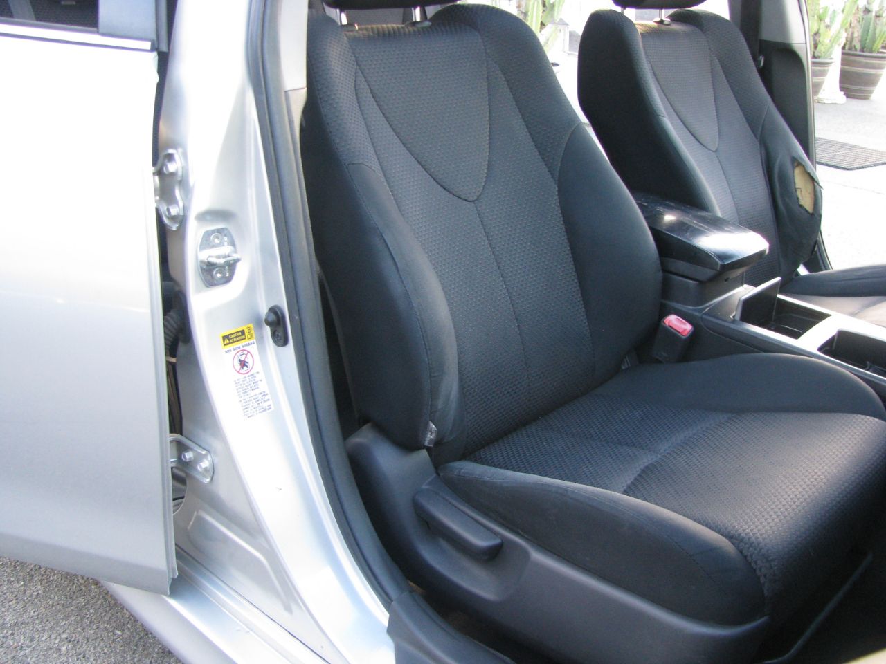 Toyota Camry 4dr Sdn I4 Man (Natl) 2010