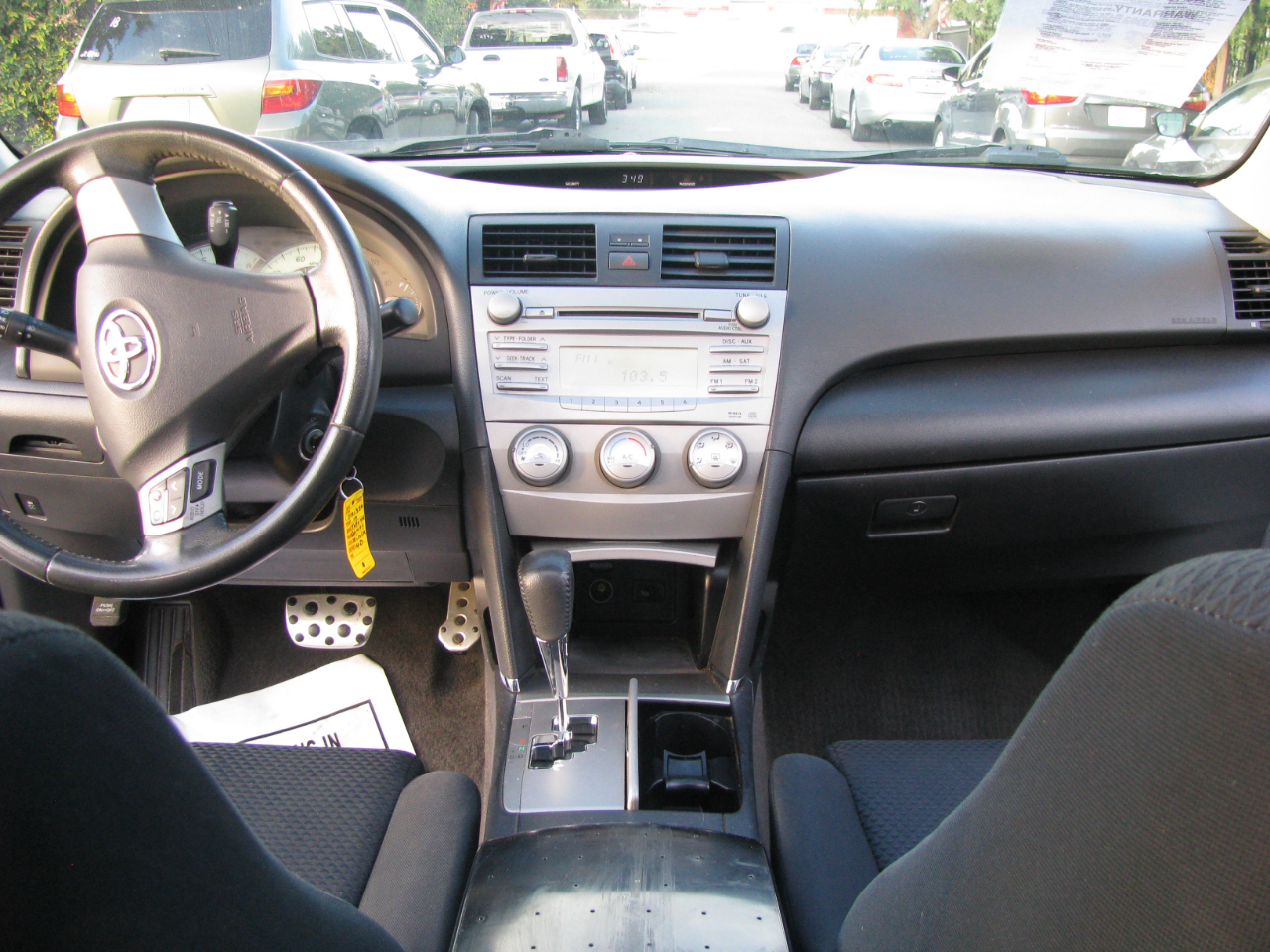 Toyota Camry 4dr Sdn I4 Man (Natl) 2010