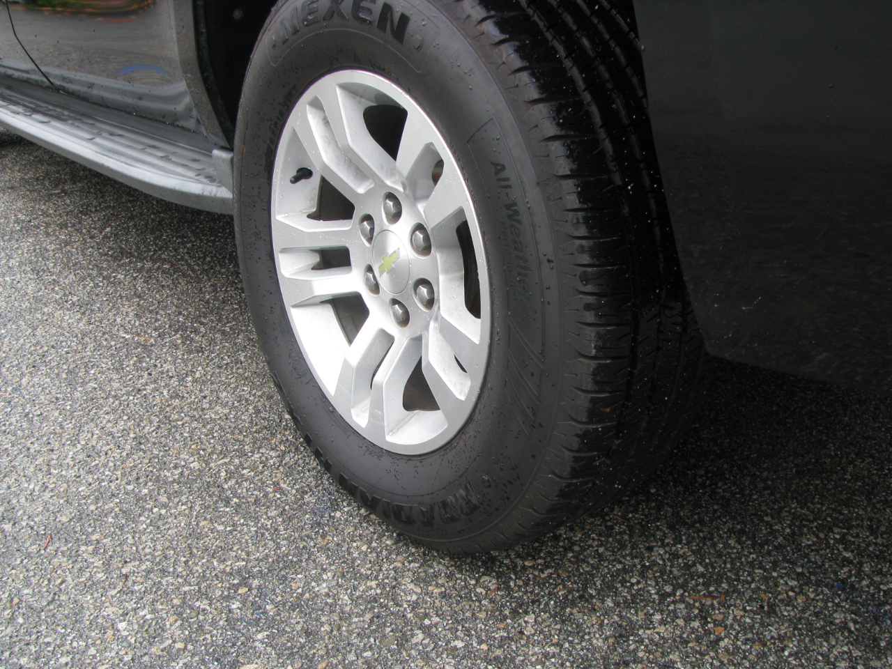 Chevrolet Suburban 2WD 4dr LT 2015