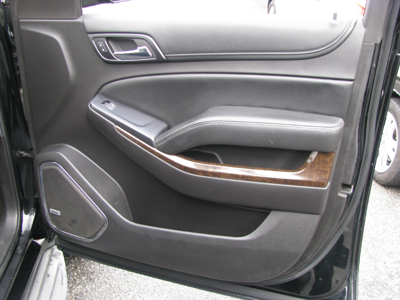 Chevrolet Suburban 2WD 4dr LT 2015