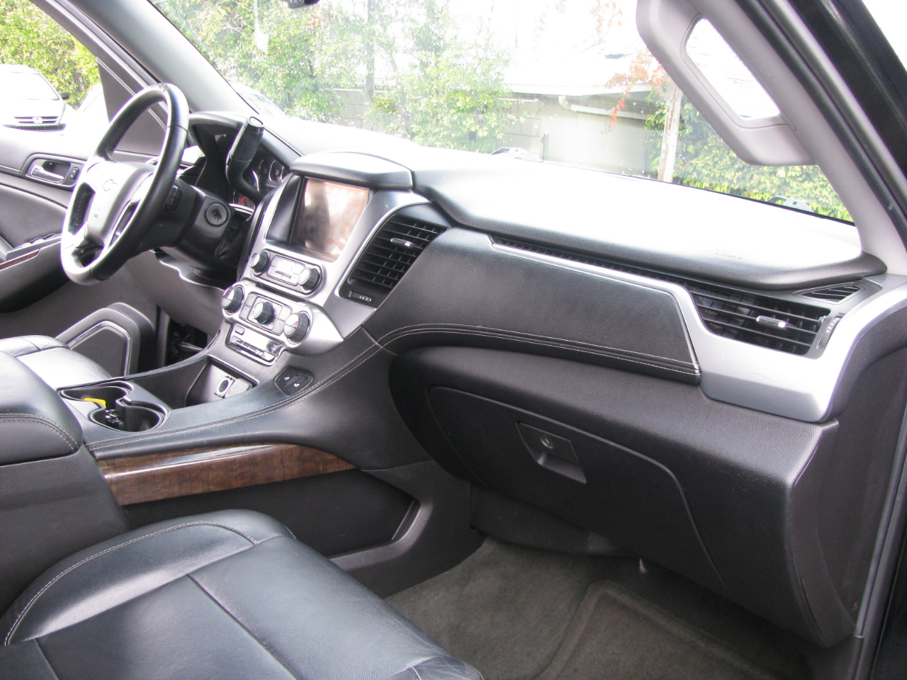 Chevrolet Suburban 2WD 4dr LT 2015