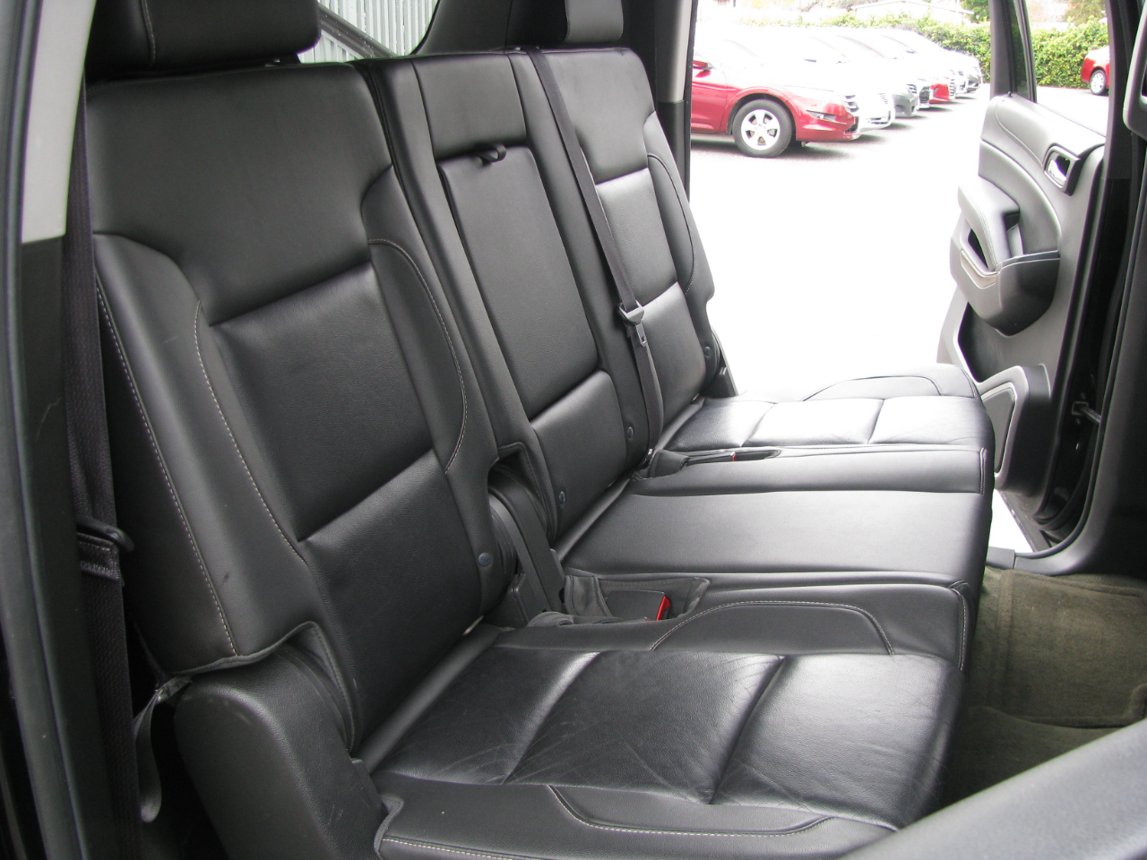 Chevrolet Suburban 2WD 4dr LT 2015