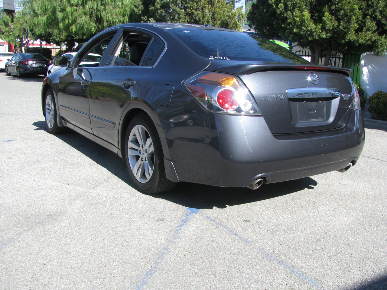 Nissan Altima 4dr Sdn V6 CVT 3.5 SR 2012
