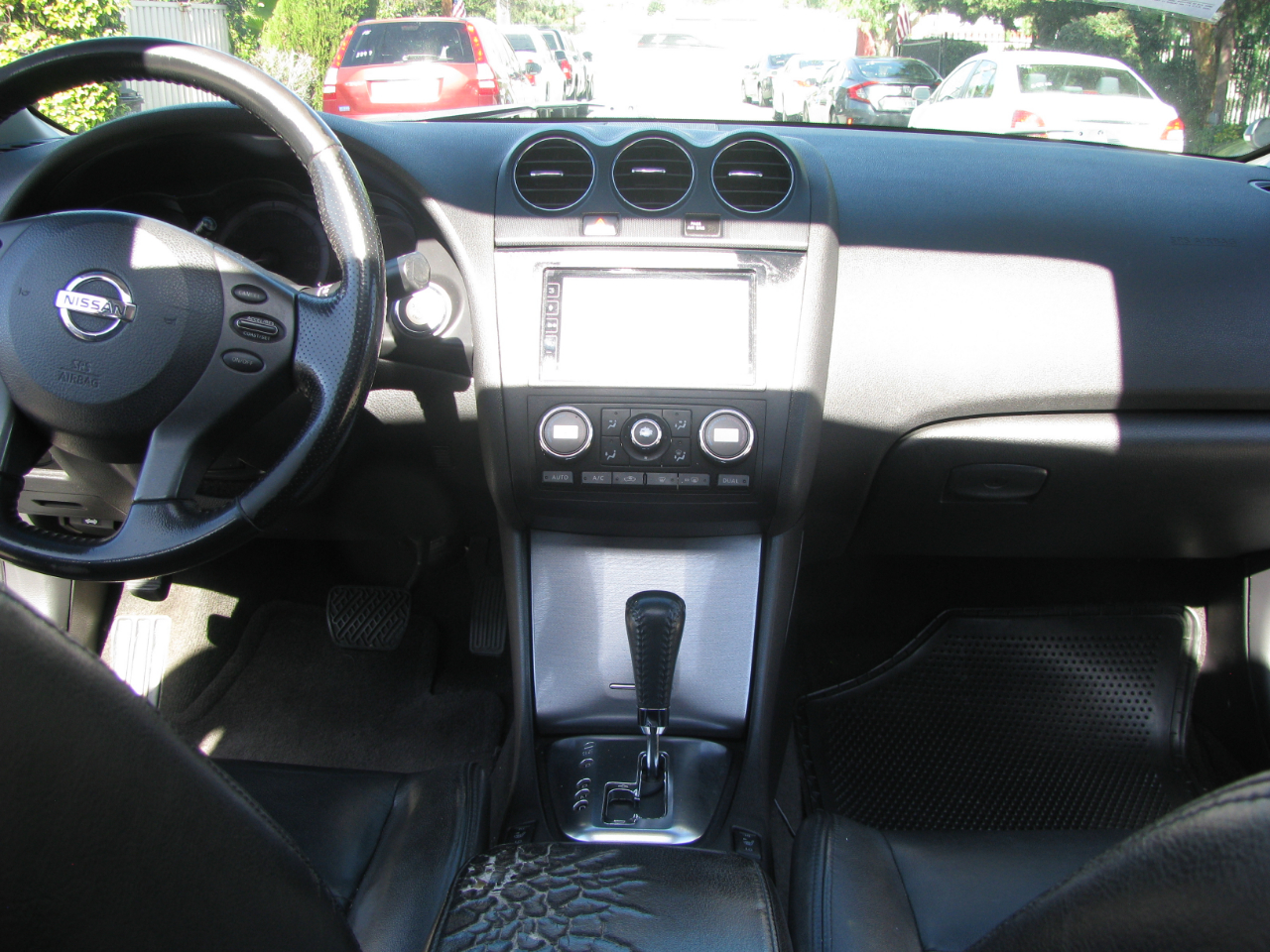 Nissan Altima 4dr Sdn V6 CVT 3.5 SR 2012