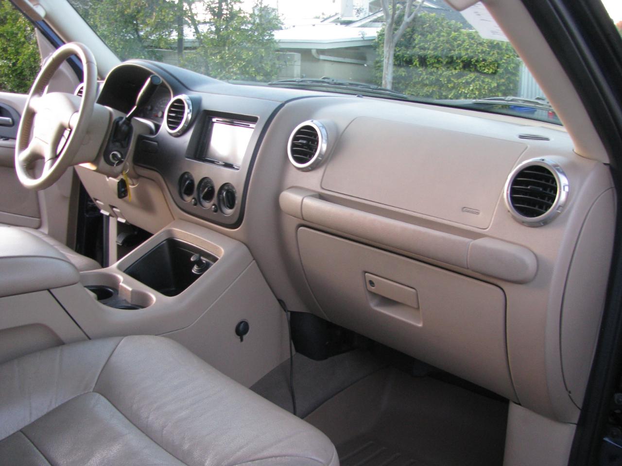 Ford Expedition 5.4L XLT 2004