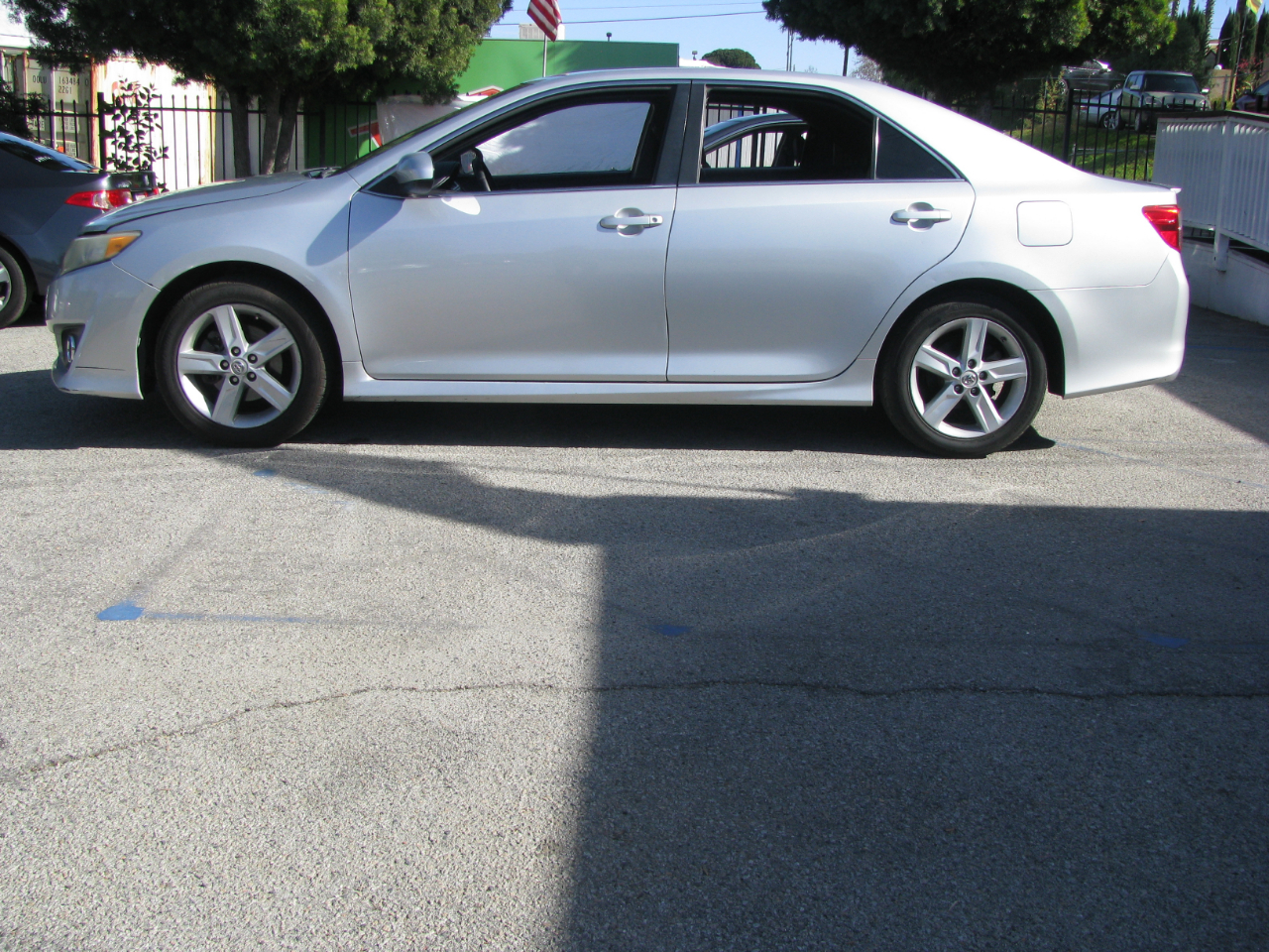 2012 Toyota Camry 4dr Sdn I4 Auto SE Sport Limited Edition (Natl)