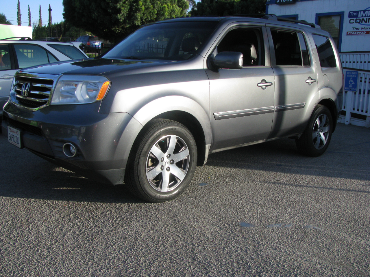 Honda Pilot 2WD 4dr Touring w/RES & Navi 2012