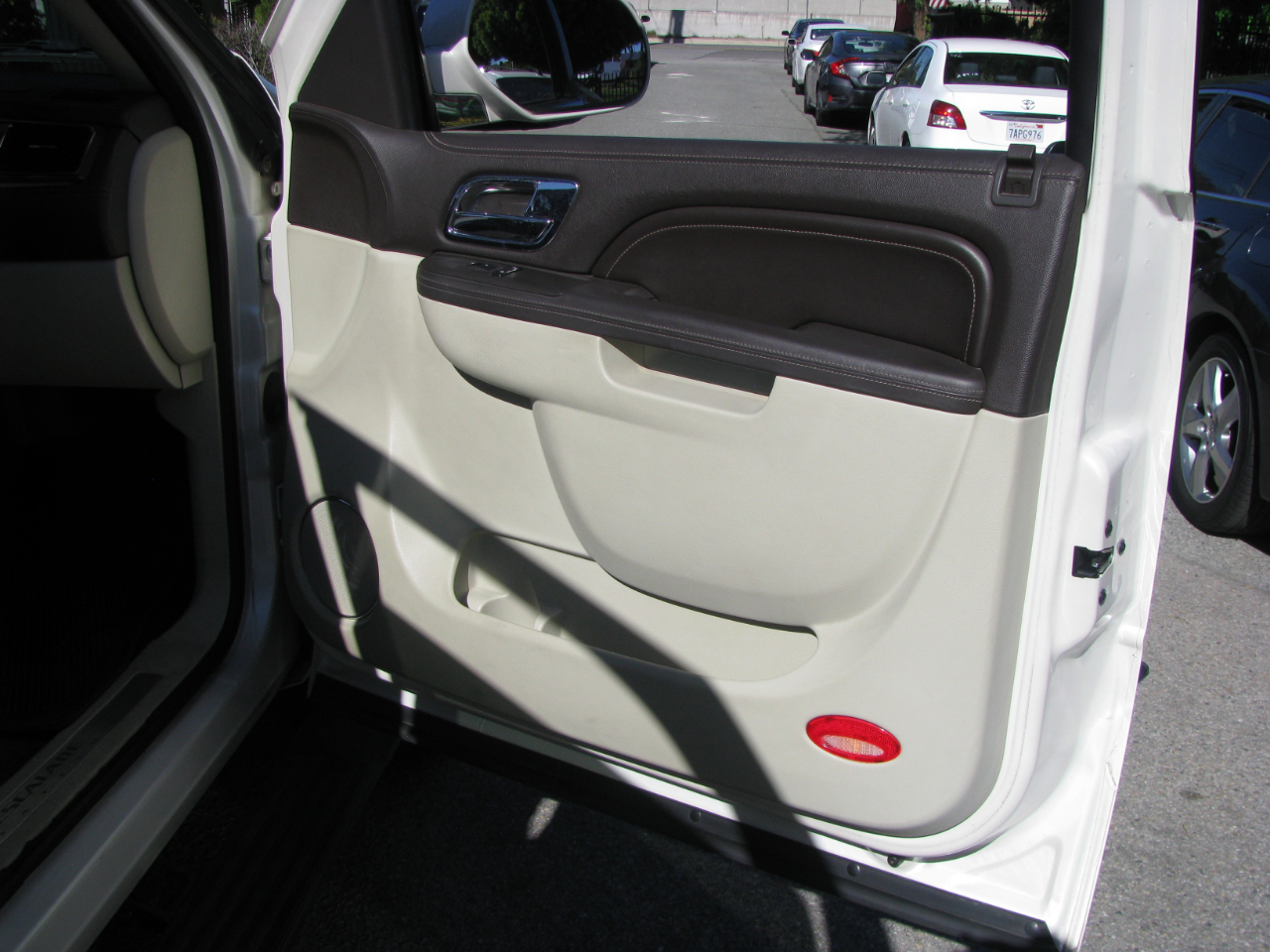 Cadillac Escalade AWD 4dr Platinum Edition 2011