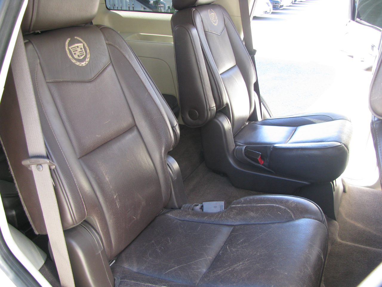 Cadillac Escalade AWD 4dr Platinum Edition 2011