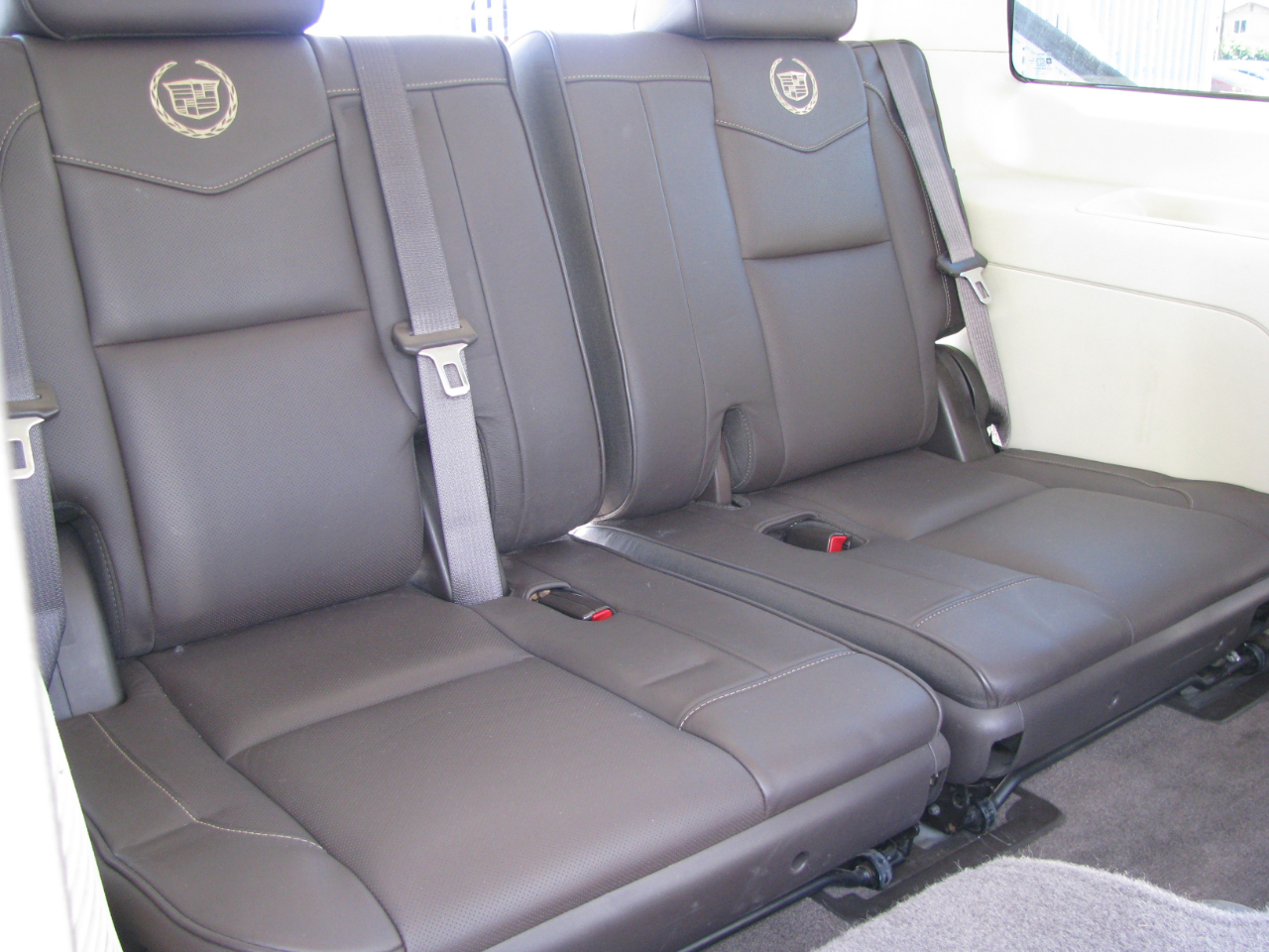 Cadillac Escalade AWD 4dr Platinum Edition 2011