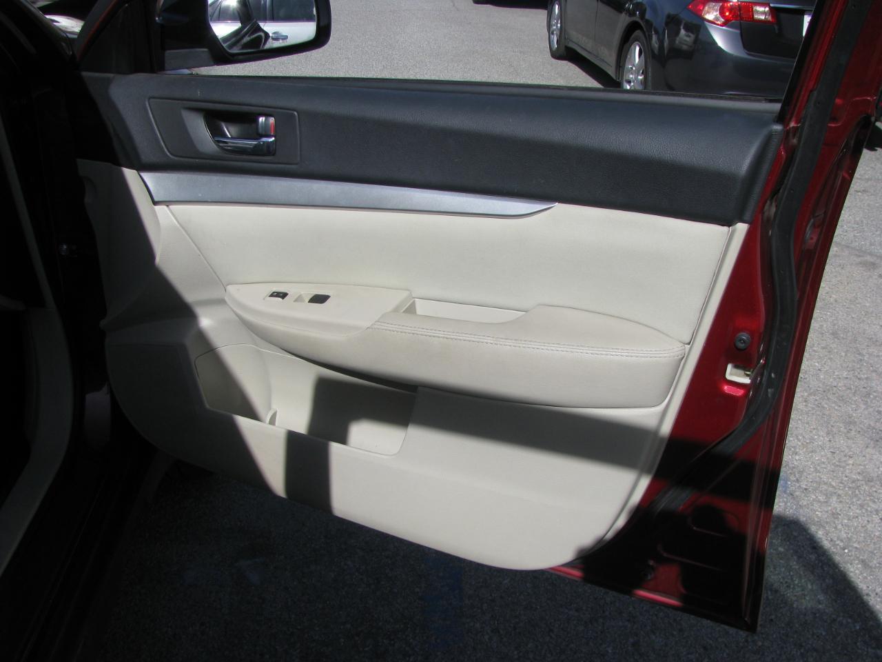 Subaru Outback 4dr Wgn H4 Auto 2.5i Prem AWP 2011