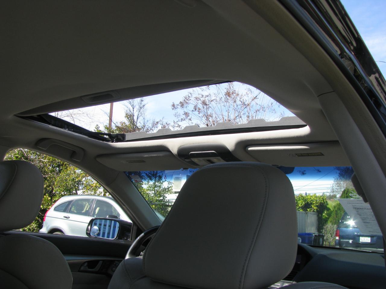 Acura TL 4dr Sdn 2WD Tech 2009