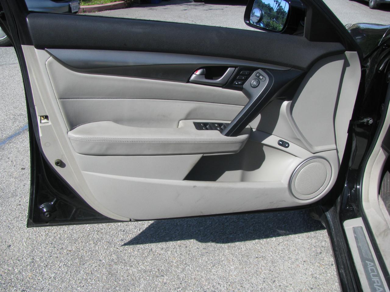 Acura TL 4dr Sdn 2WD Tech 2009