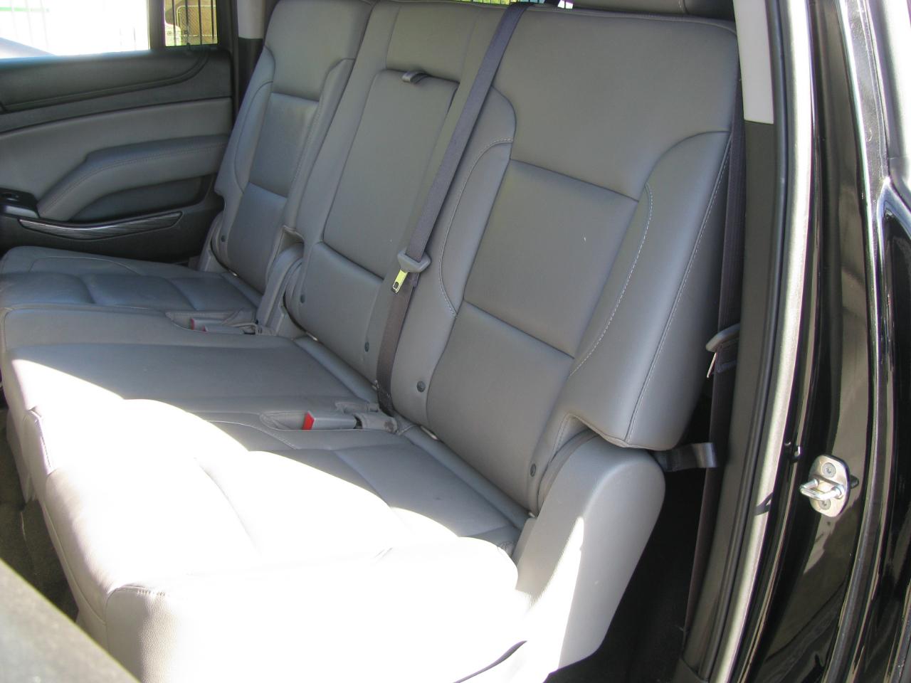 Chevrolet Suburban 4WD 4dr 1500 LT 2017