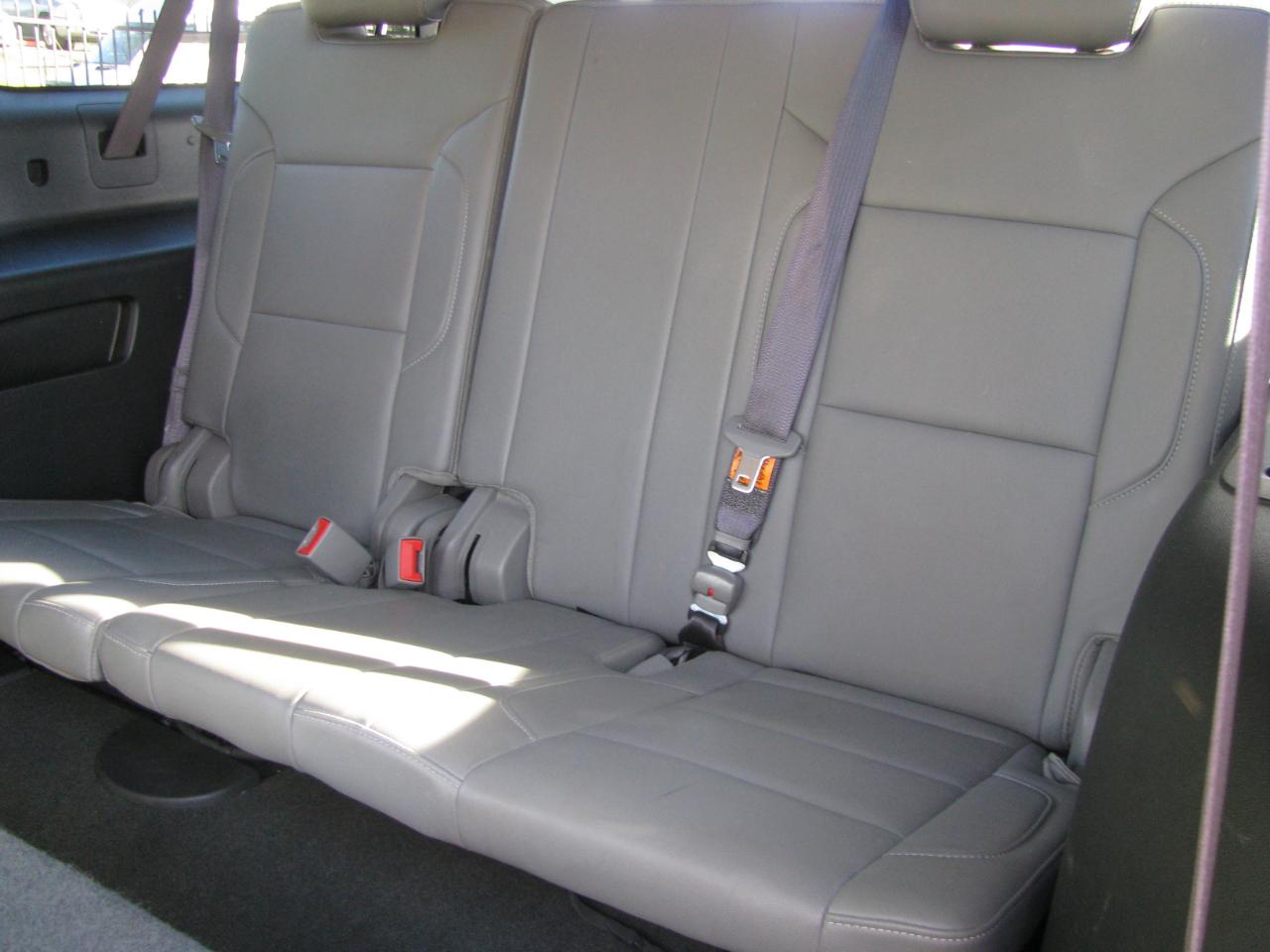 Chevrolet Suburban 4WD 4dr 1500 LT 2017