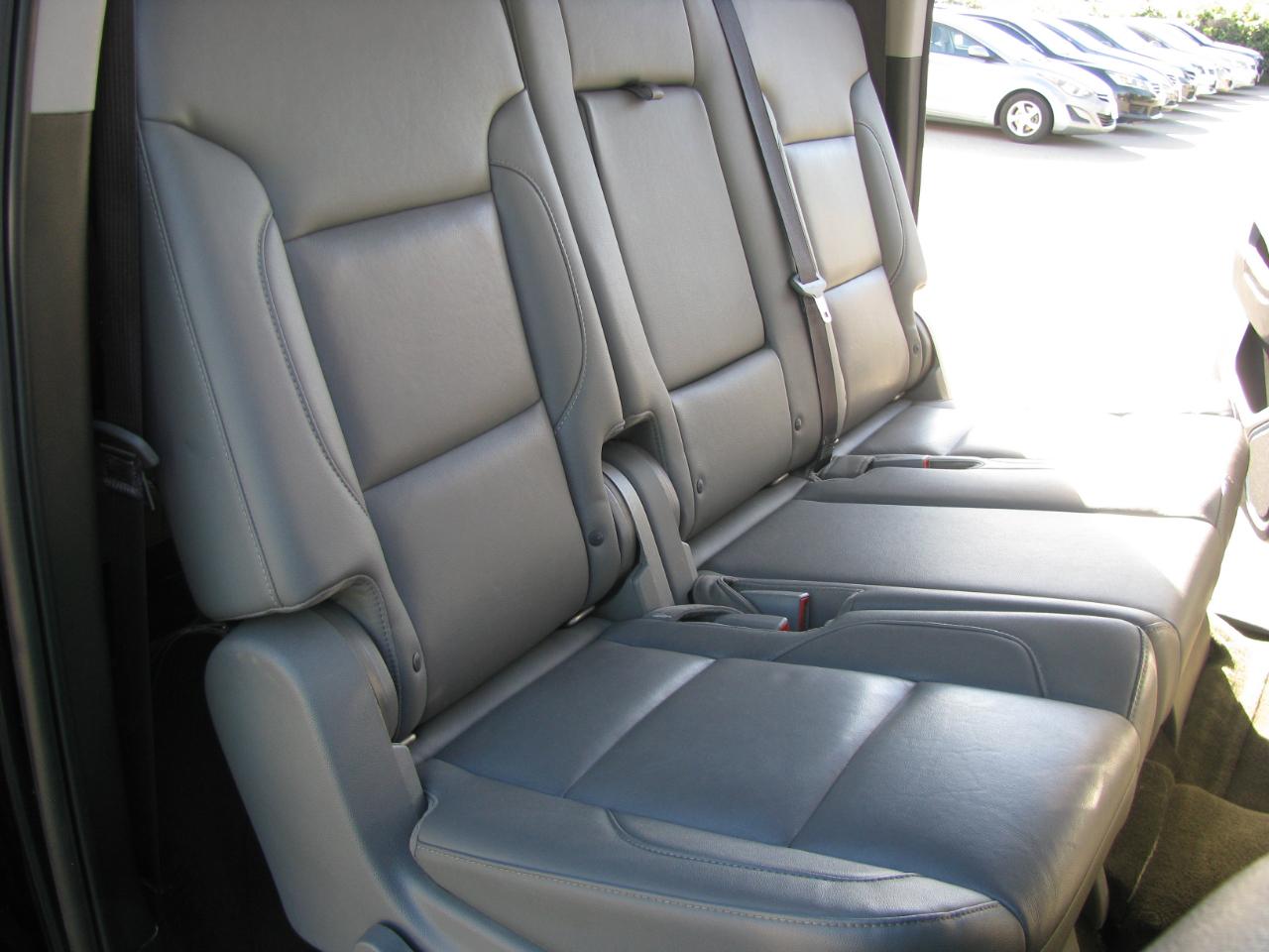 Chevrolet Suburban 4WD 4dr 1500 LT 2017