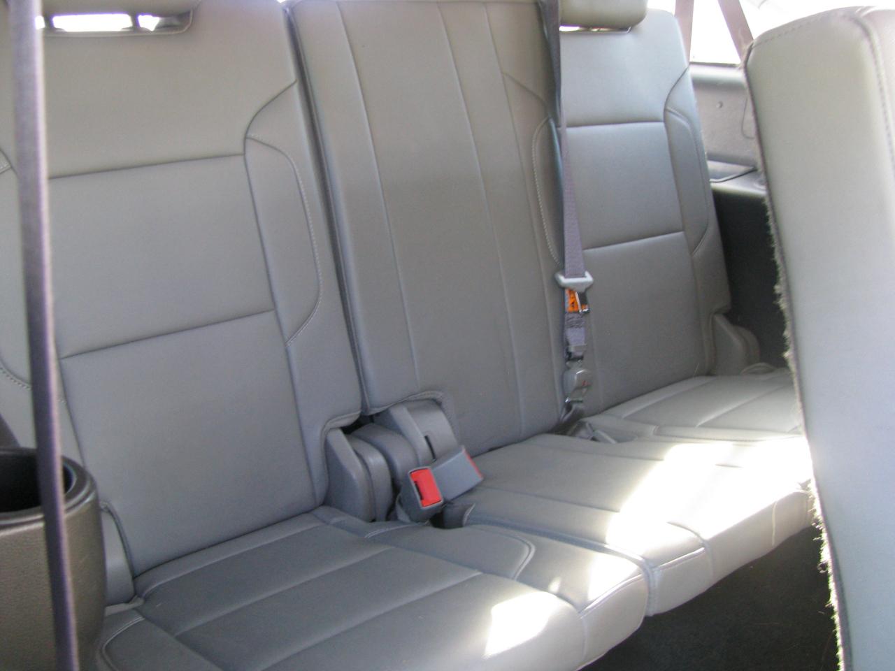 Chevrolet Suburban 4WD 4dr 1500 LT 2017