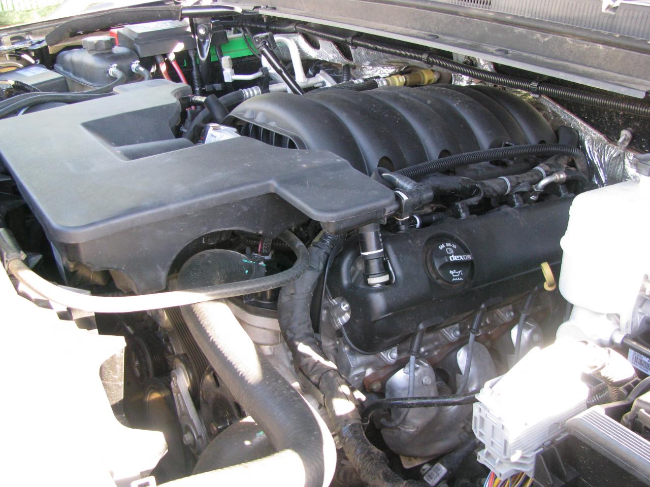 Chevrolet Suburban 4WD 4dr 1500 LT 2017