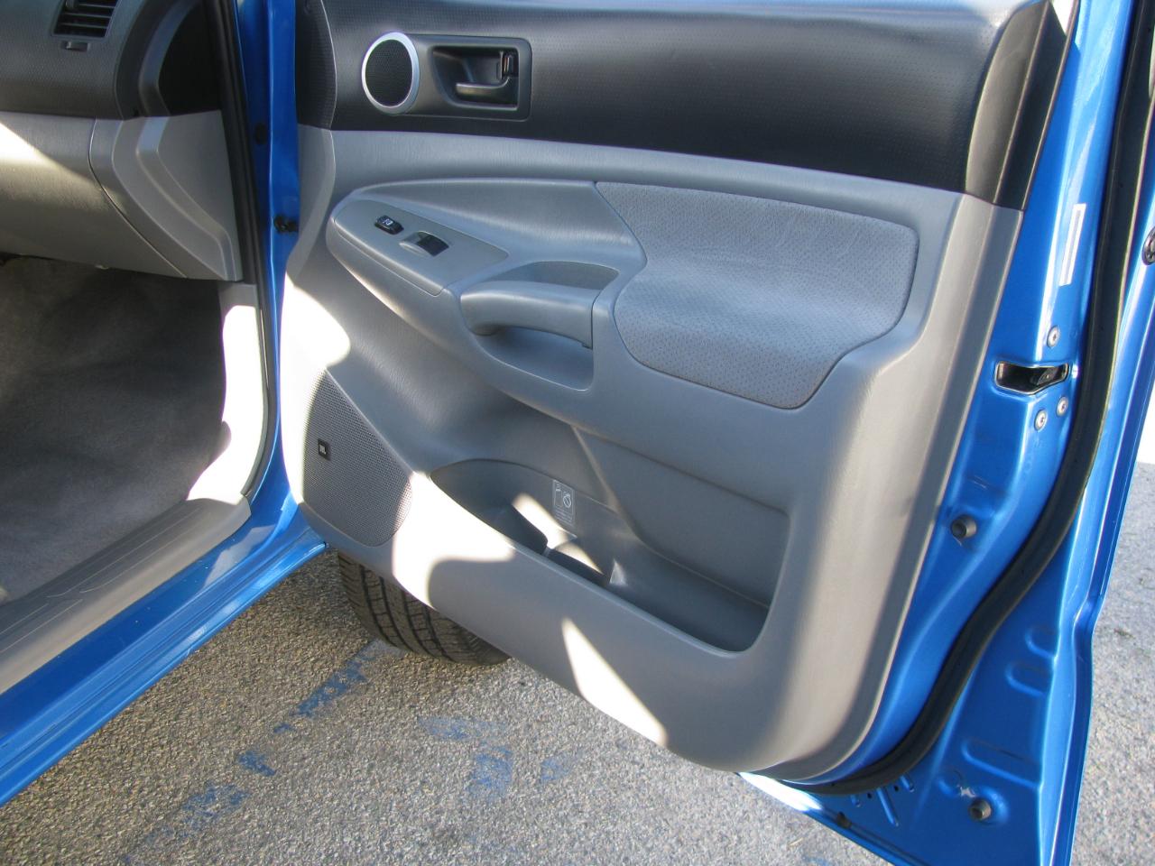 Toyota Tacoma Double 128" PreRunner Auto (Natl) 2005