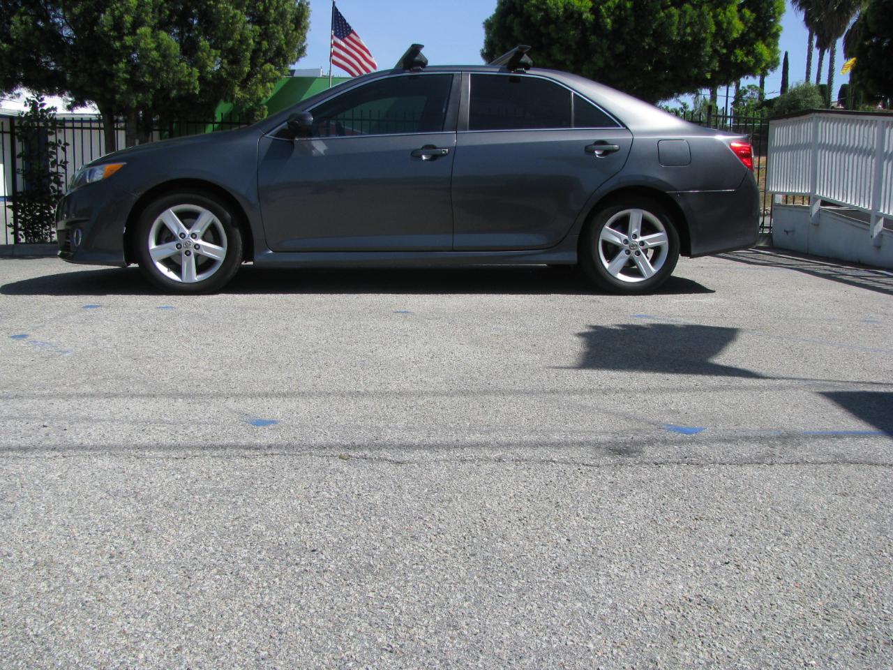 2013 Toyota Camry 4dr Sdn I4 Auto SE (Natl)