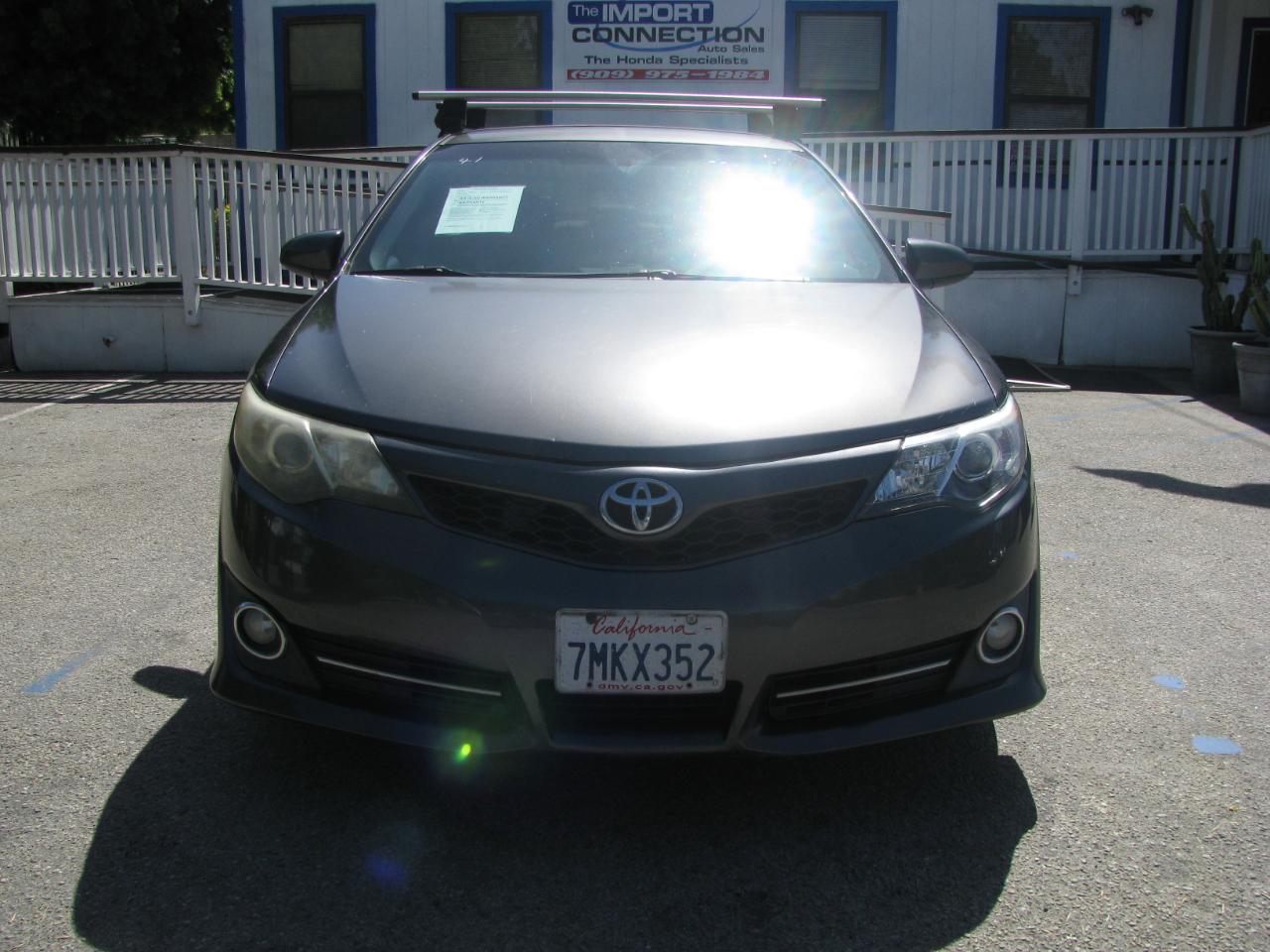 Toyota Camry 4dr Sdn I4 Auto SE (Natl) 2013