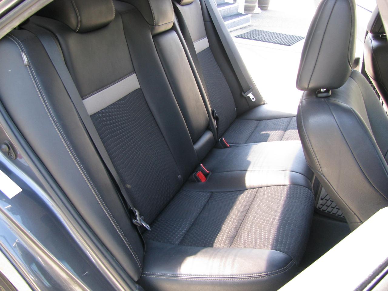 Toyota Camry 4dr Sdn I4 Auto SE (Natl) 2013