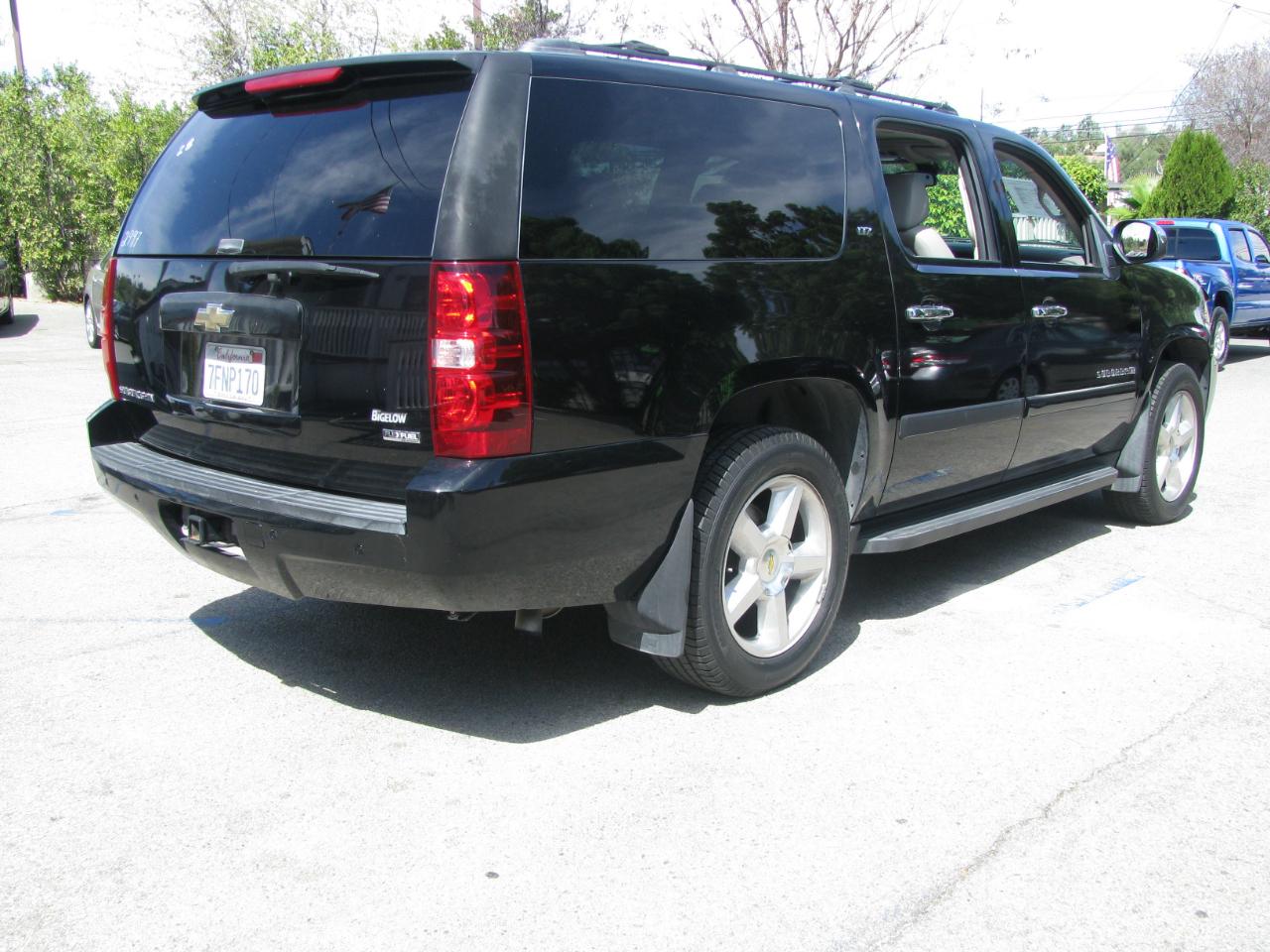 Chevrolet Suburban 4WD 4dr 1500 LTZ 2007