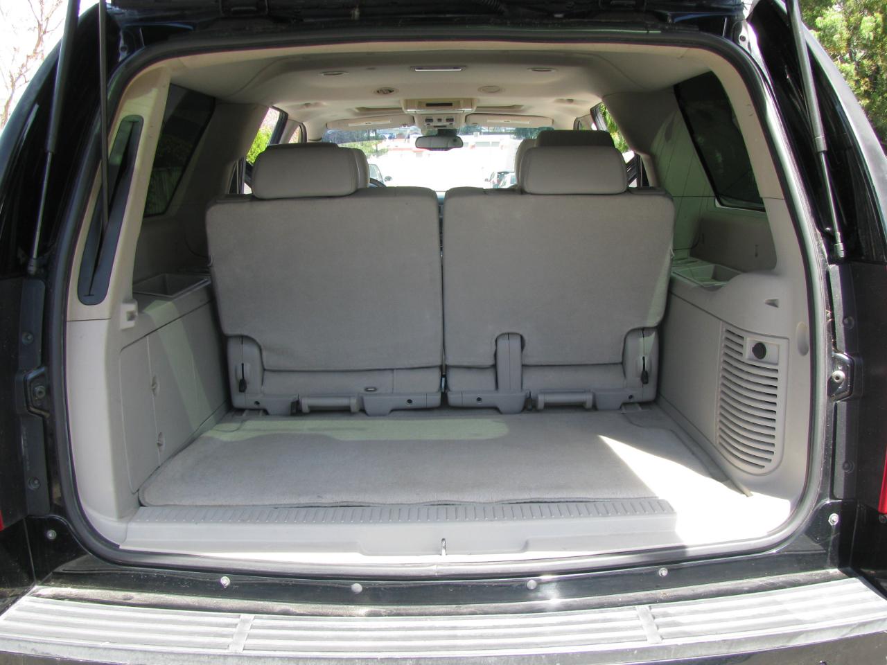 Chevrolet Suburban 4WD 4dr 1500 LTZ 2007