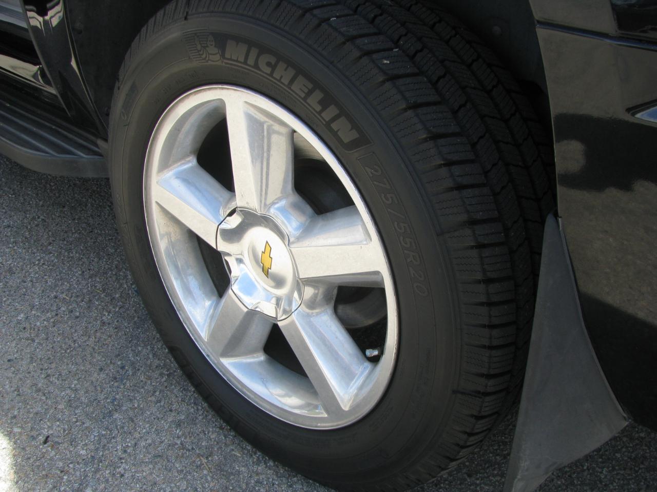 Chevrolet Suburban 4WD 4dr 1500 LTZ 2007