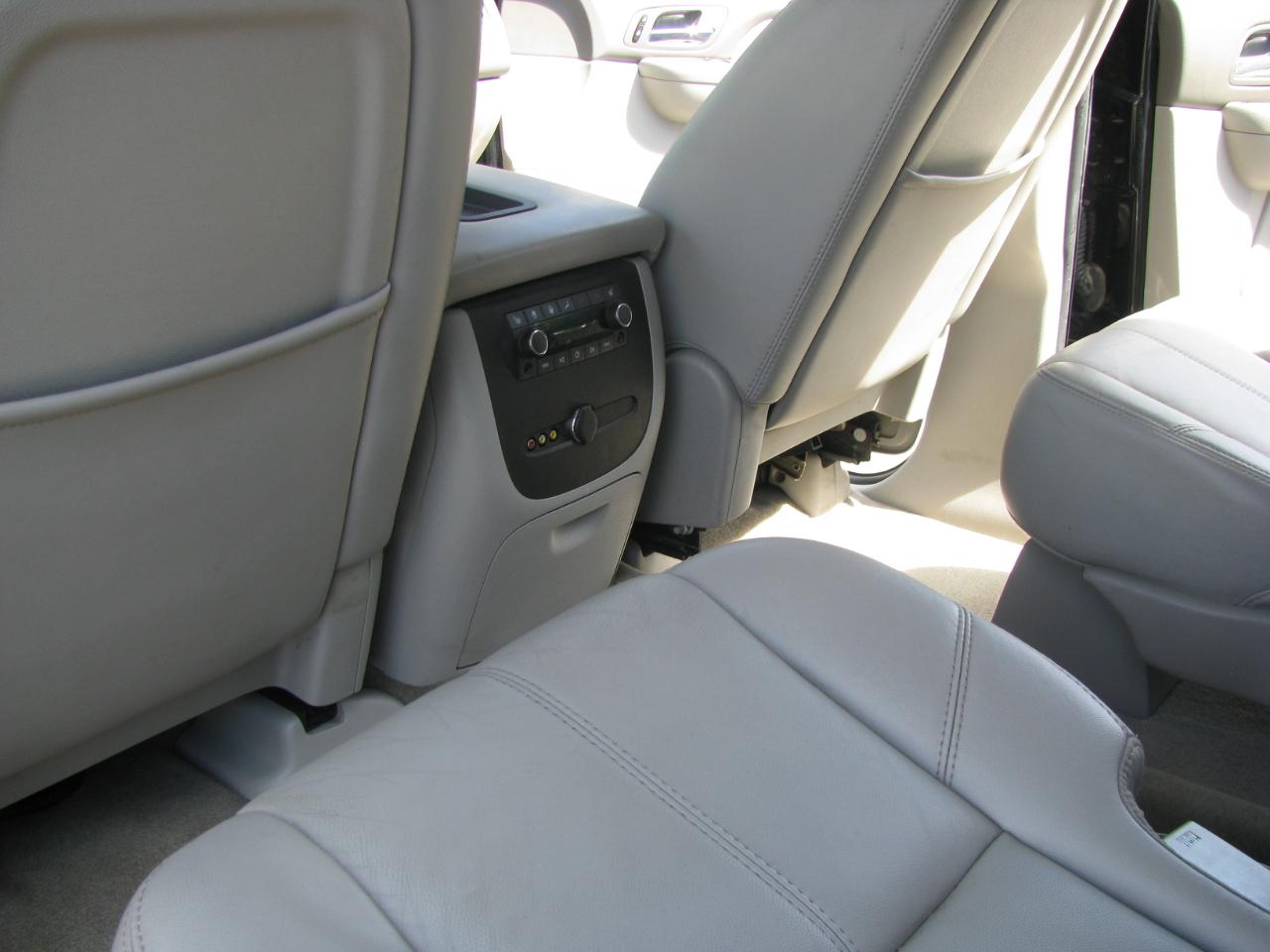 Chevrolet Suburban 4WD 4dr 1500 LTZ 2007