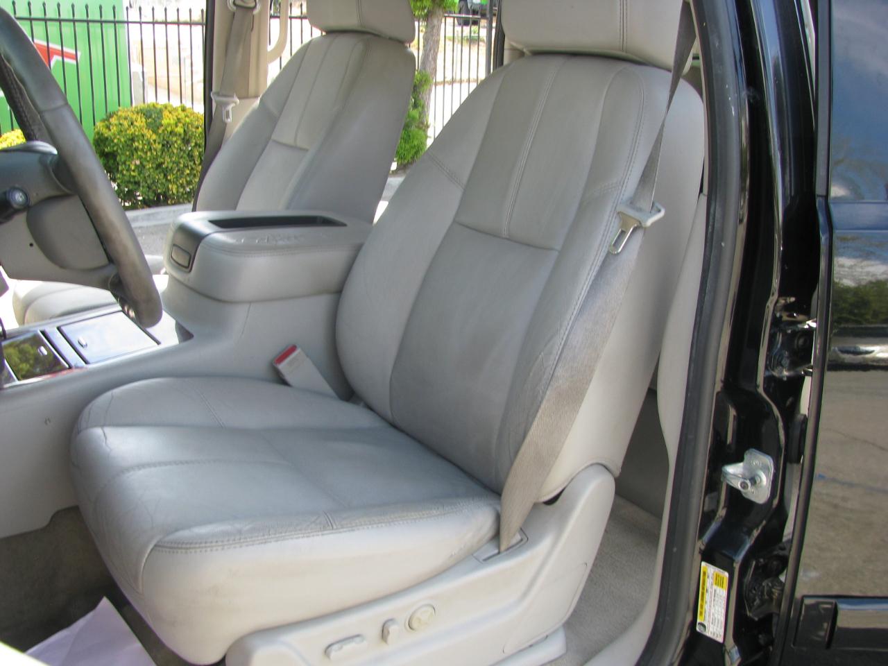 Chevrolet Suburban 4WD 4dr 1500 LTZ 2007