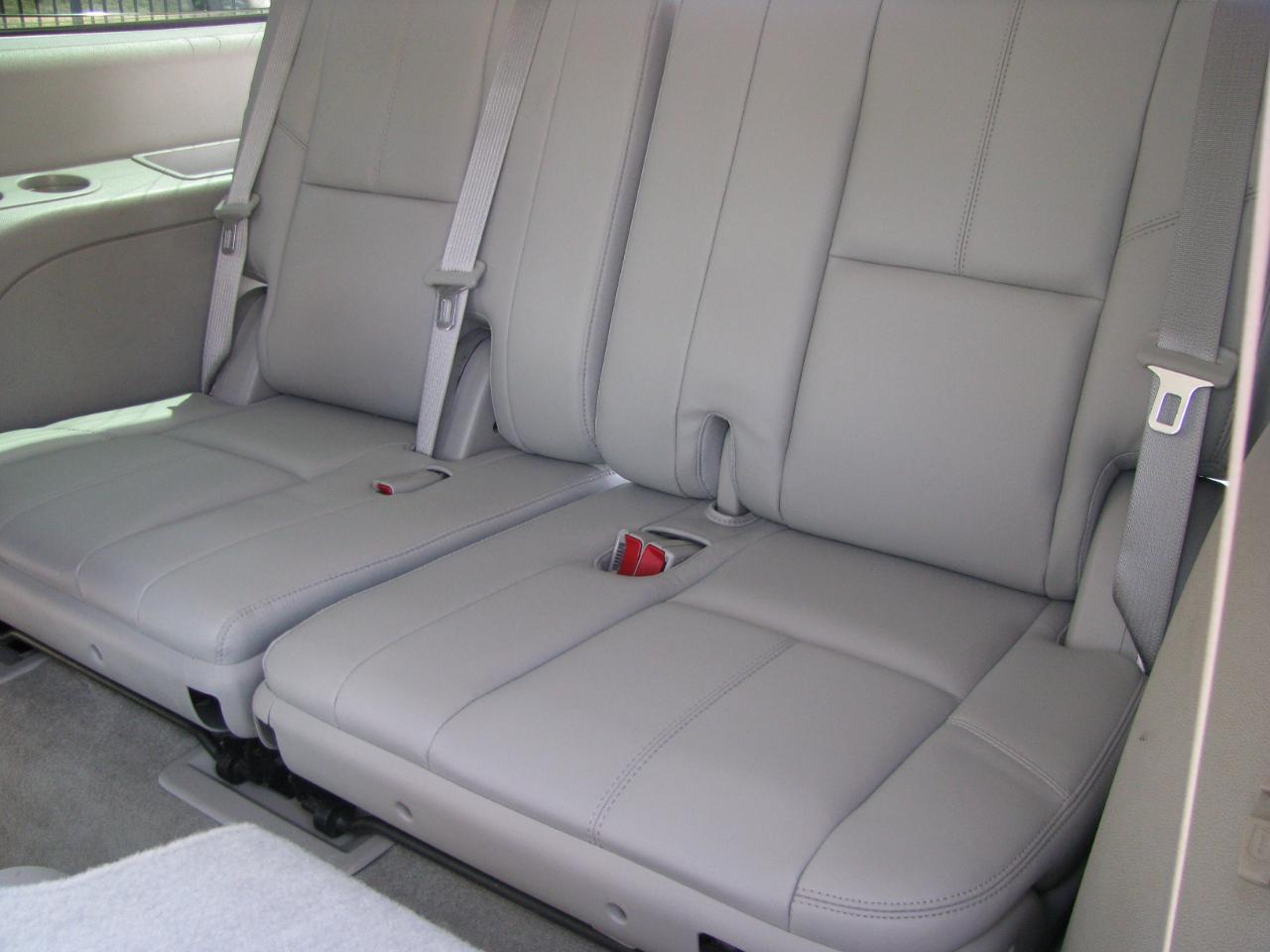 Chevrolet Suburban 4WD 4dr 1500 LTZ 2007